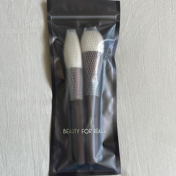 Beauty For Real- Complexion & Powder  Brush duo BNIB - Picture 1 of 3